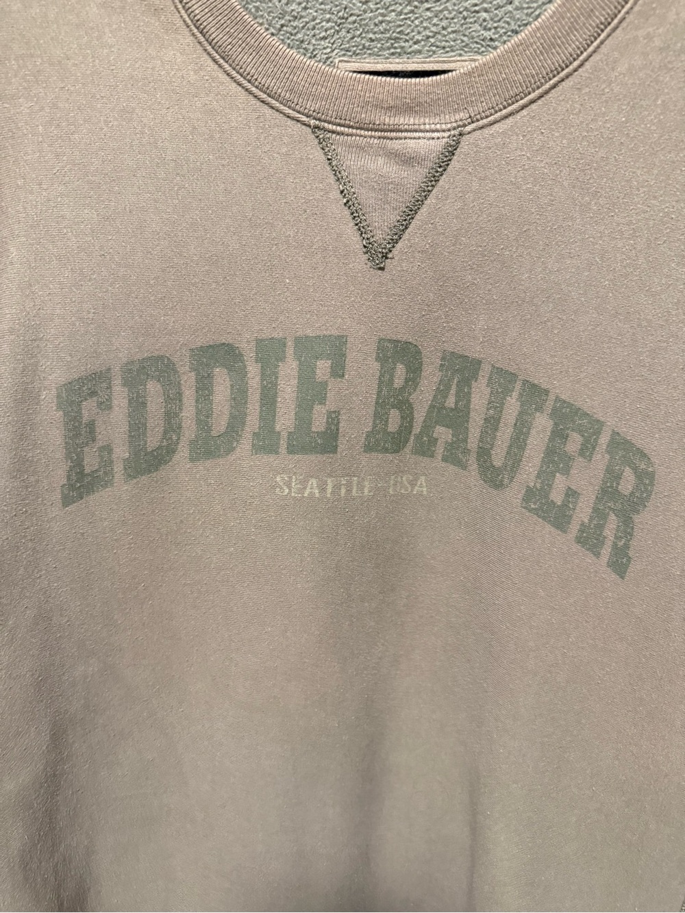 Vintage Eddie Bauer Men's Olive Crewneck Sweatshirt - Picture 2 of 5